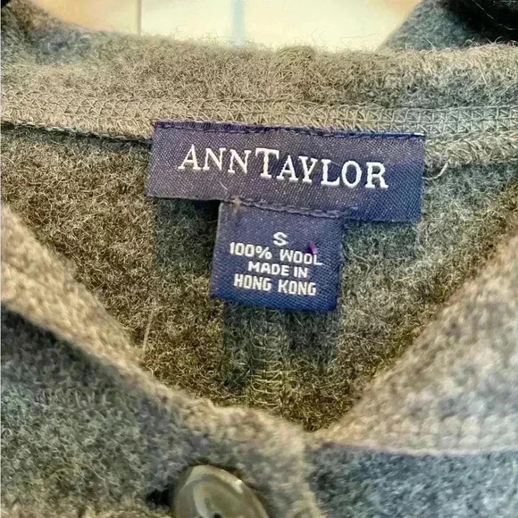 Ann Taylor button down Jacket size S with hood gray in good used condition - Picture 6 of 8